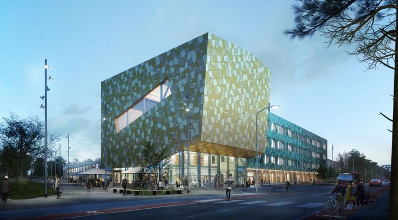 en stor glassbygning en stor glassbygning